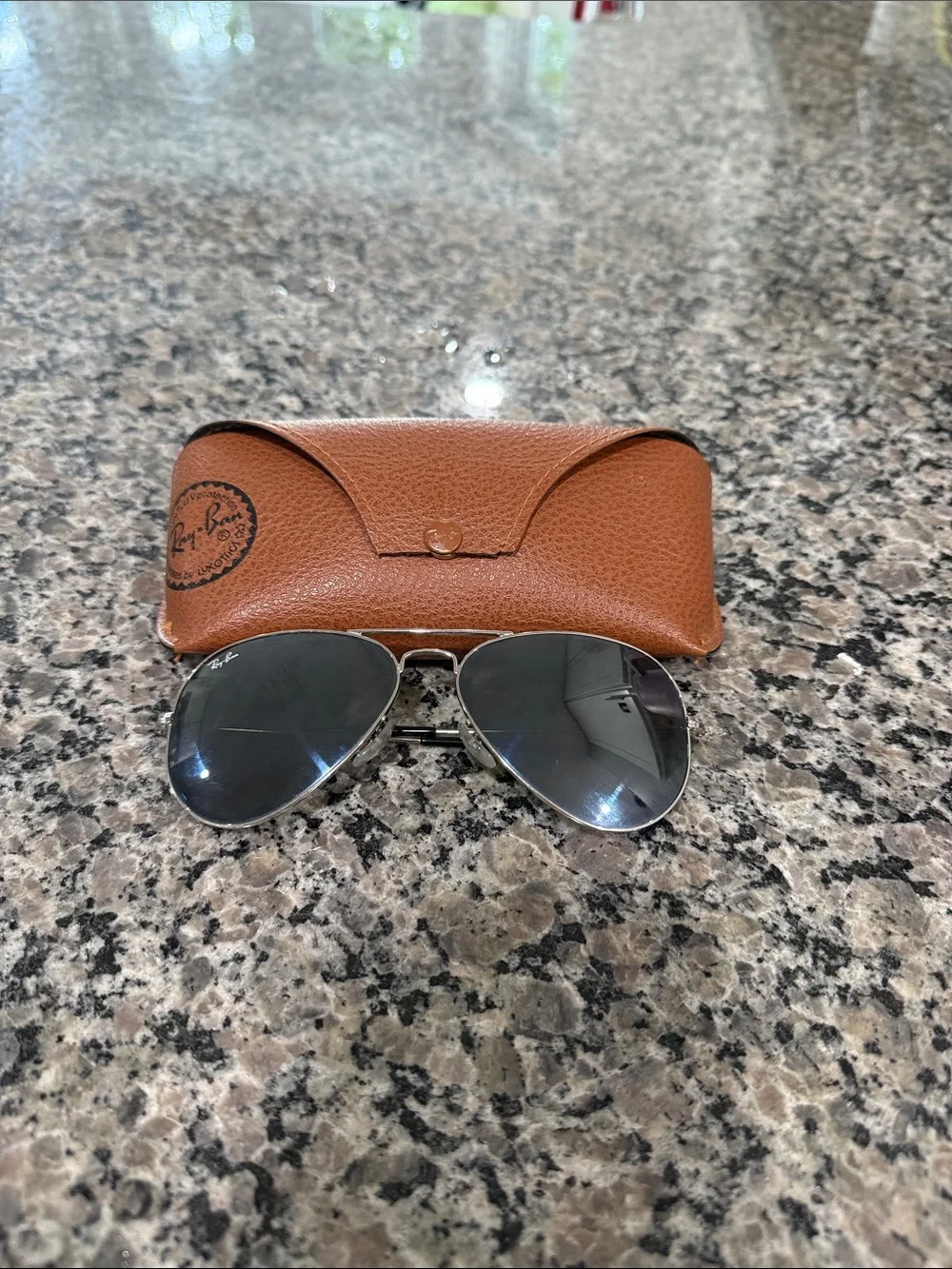 Ray-Ban Men’s Silver Frame Aviator Sunglasses with Gray Mirrored Lenses